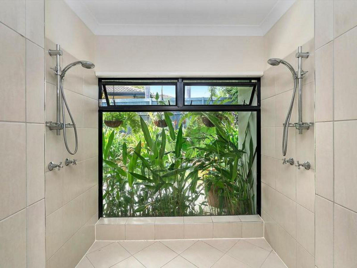 4 Floreat Close, KEWARRA BEACH, QLD 4879 AUS