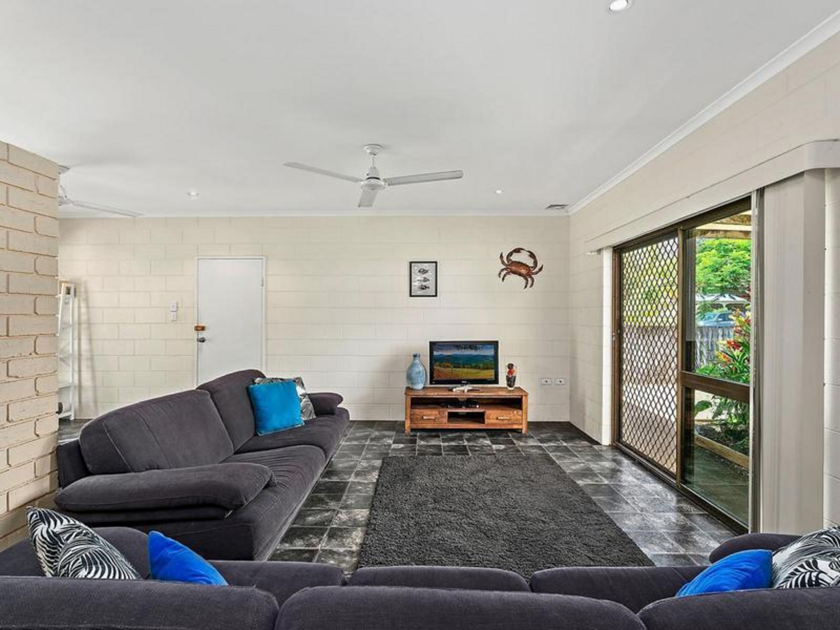 4 Whelk Street, TRINITY BEACH, QLD 4879 AUS