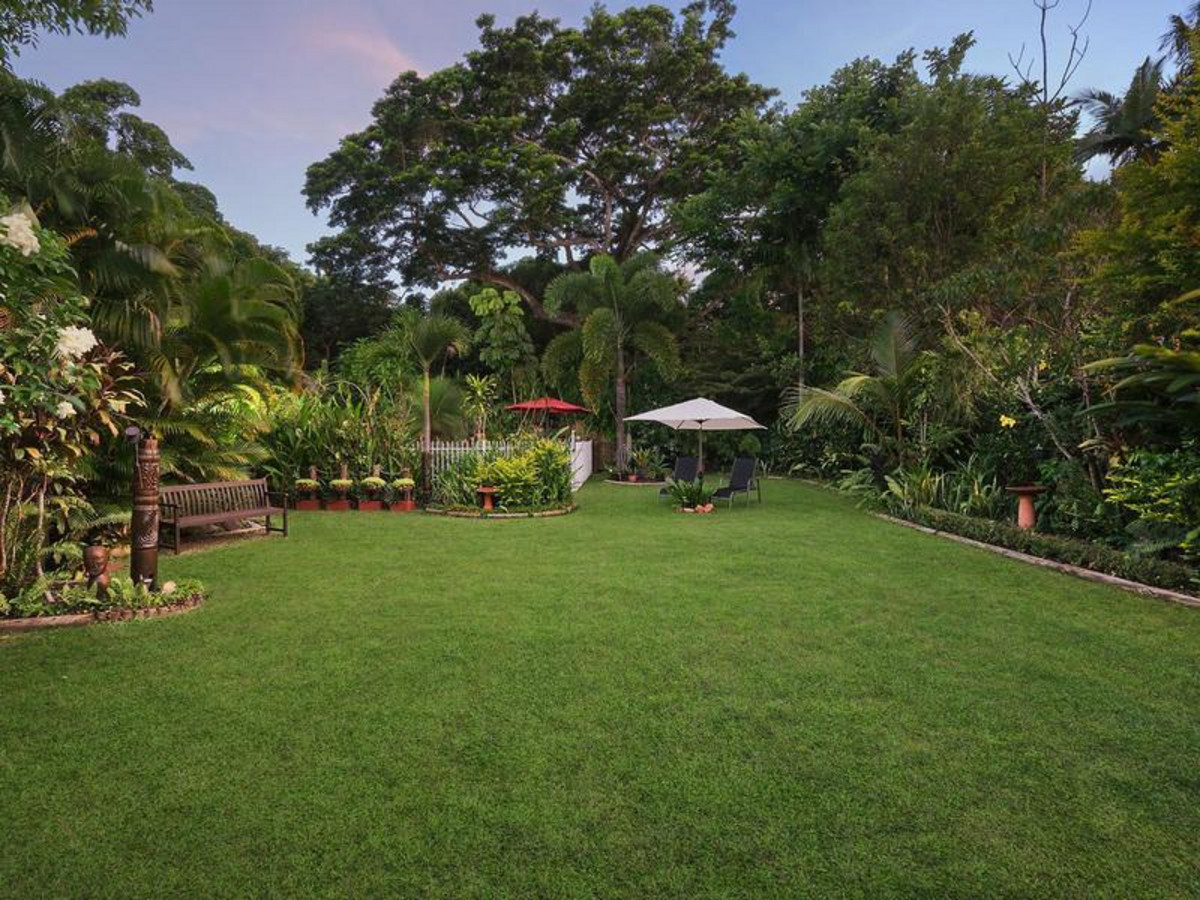 59 Veivers Road, Palm Cove, QLD 4879 AUS