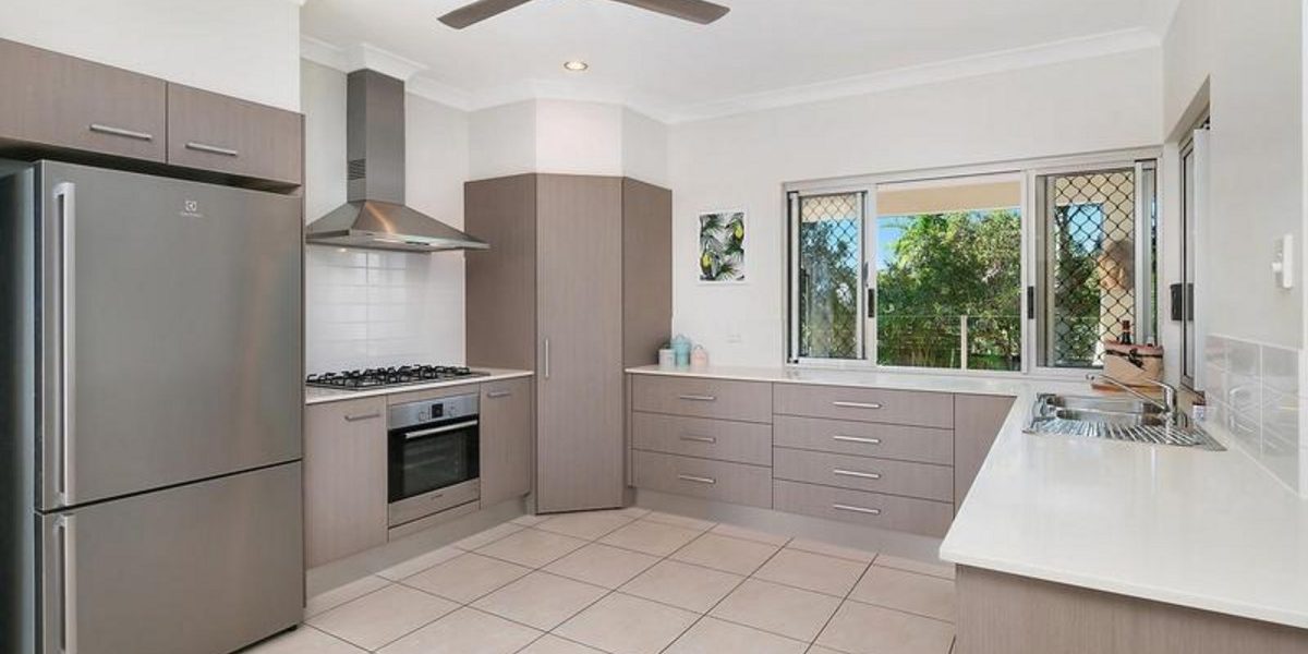 10 Barnacle Street, TRINITY BEACH, QLD 4879 AUS