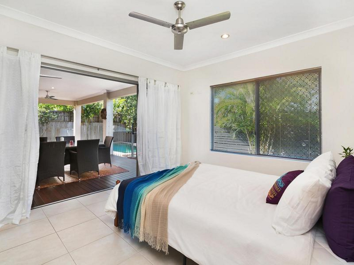 10 Barnacle Street, TRINITY BEACH, QLD 4879 AUS