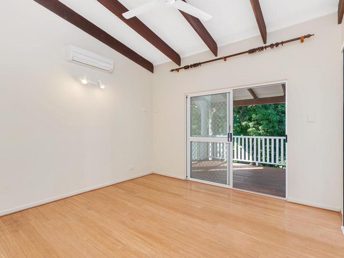 32 Callum Street, MOOROOBOOL, QLD 4870 AUS