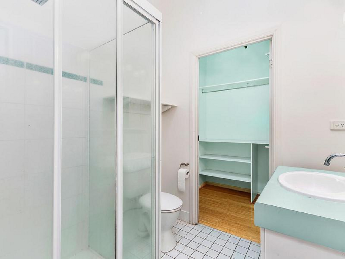 32 Callum Street, MOOROOBOOL, QLD 4870 AUS