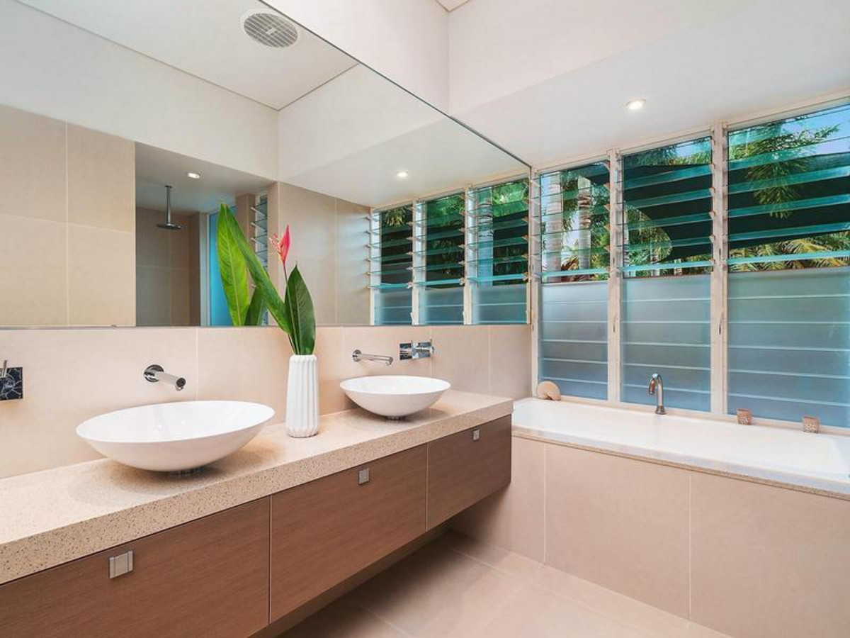 10-12 Ramsey Close, KEWARRA BEACH, QLD 4879 AUS