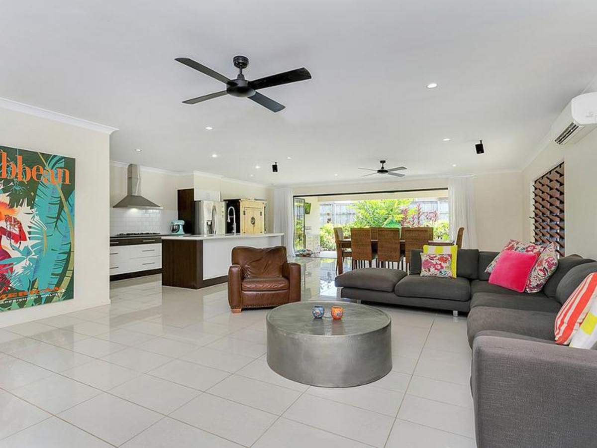 88 Roberts Drive, TRINITY BEACH, QLD 4879 AUS