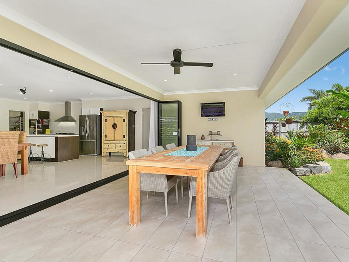 88 Roberts Drive, TRINITY BEACH, QLD 4879 AUS