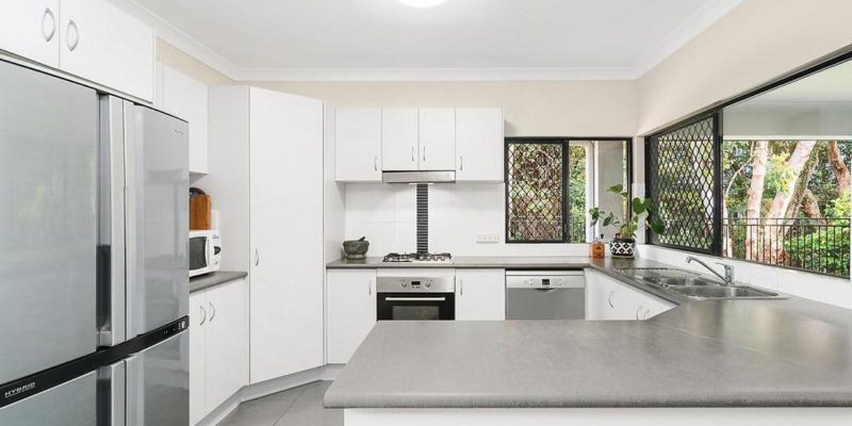 4 Petrie Close, Kewarra Beach, QLD 4879 AUS