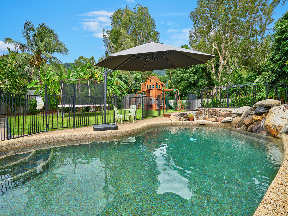 15 Beaver Street, Clifton Beach, QLD 4879 AUS