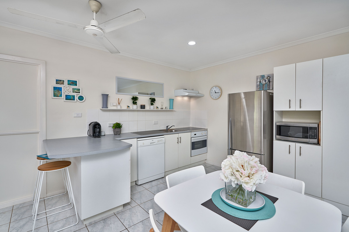 11 Hicks Close, Kewarra Beach, QLD 4879 AUS