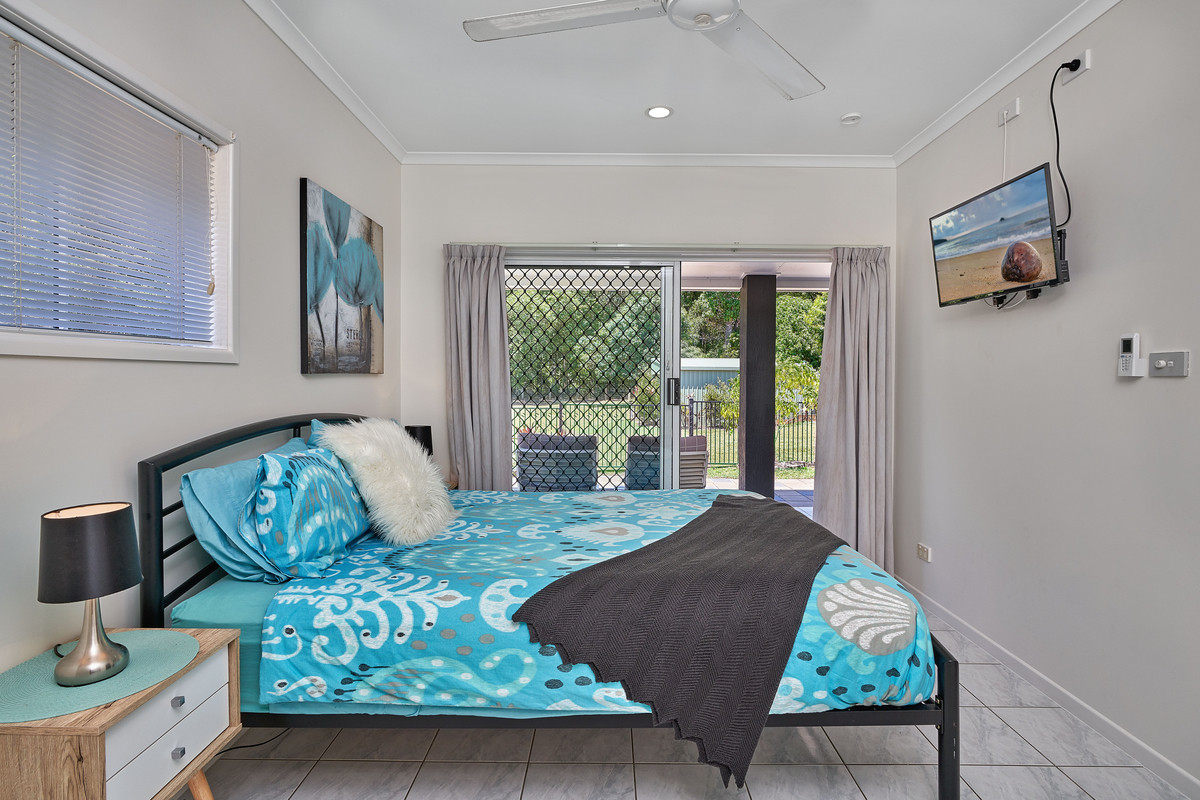11 Hicks Close, Kewarra Beach, QLD 4879 AUS
