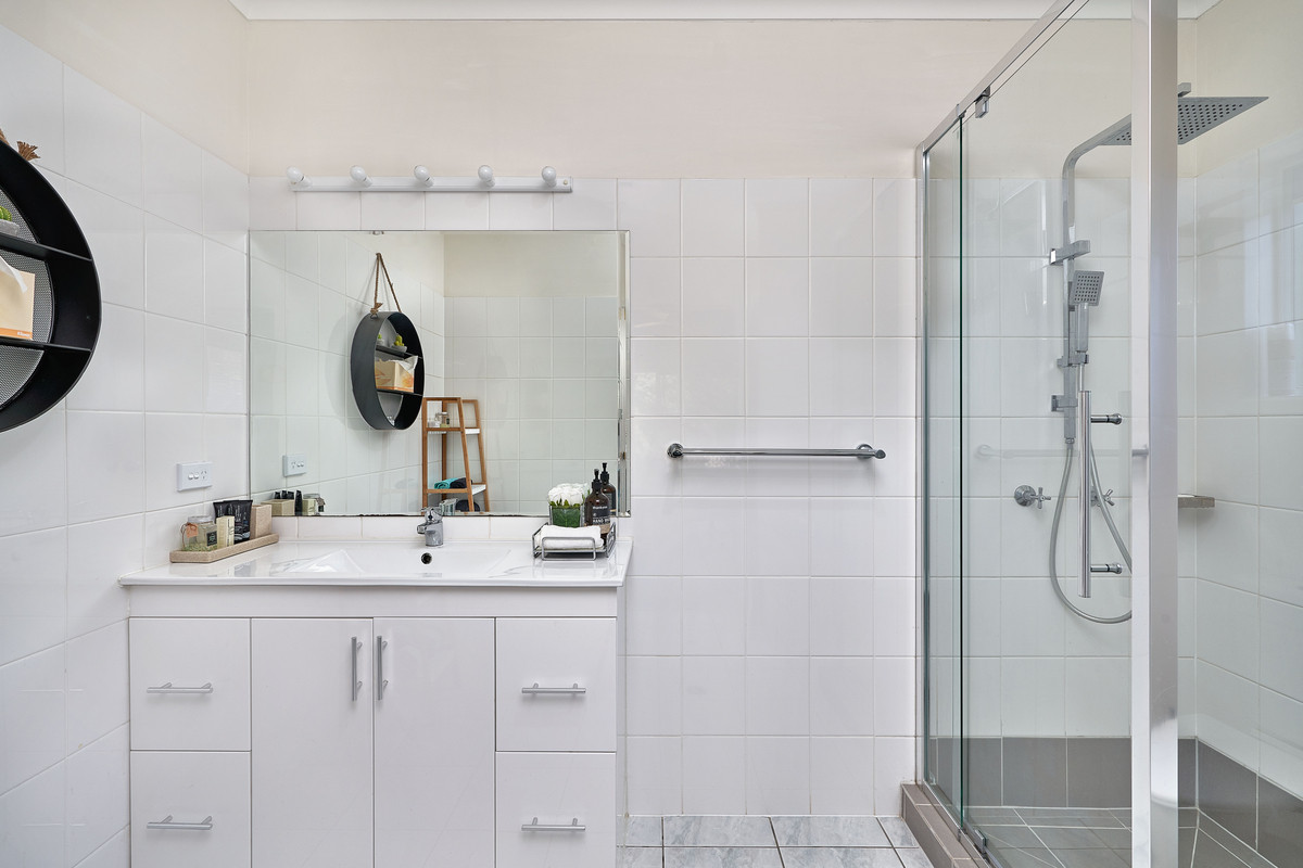 11 Hicks Close, Kewarra Beach, QLD 4879 AUS