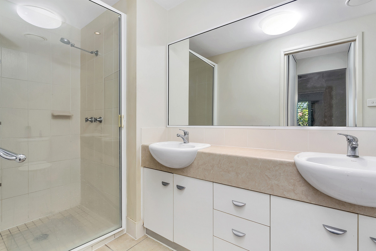 2/16-18 Smith Street, Cairns North, QLD 4870 AUS