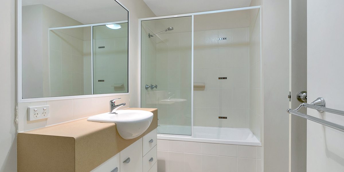 2/16-18 Smith Street, Cairns North, QLD 4870 AUS