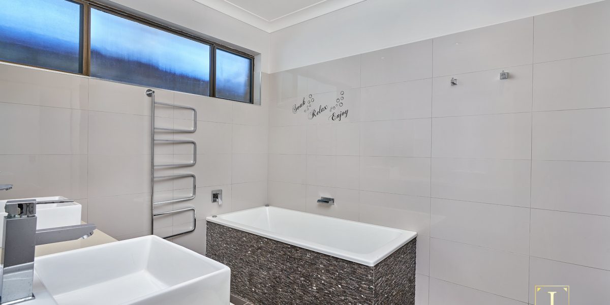 47-49 Fairview Street, Bayview Heights, QLD 4868 AUS