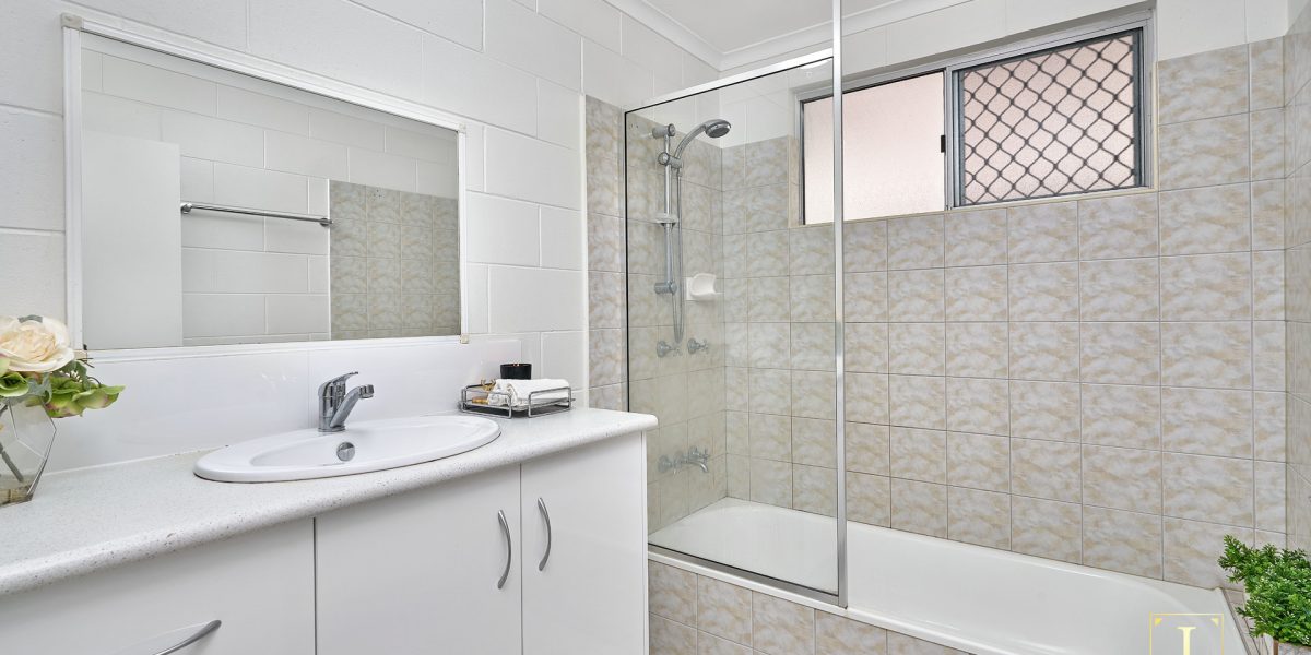 18 Cambrian Avenue, Smithfield, QLD 4878 AUS
