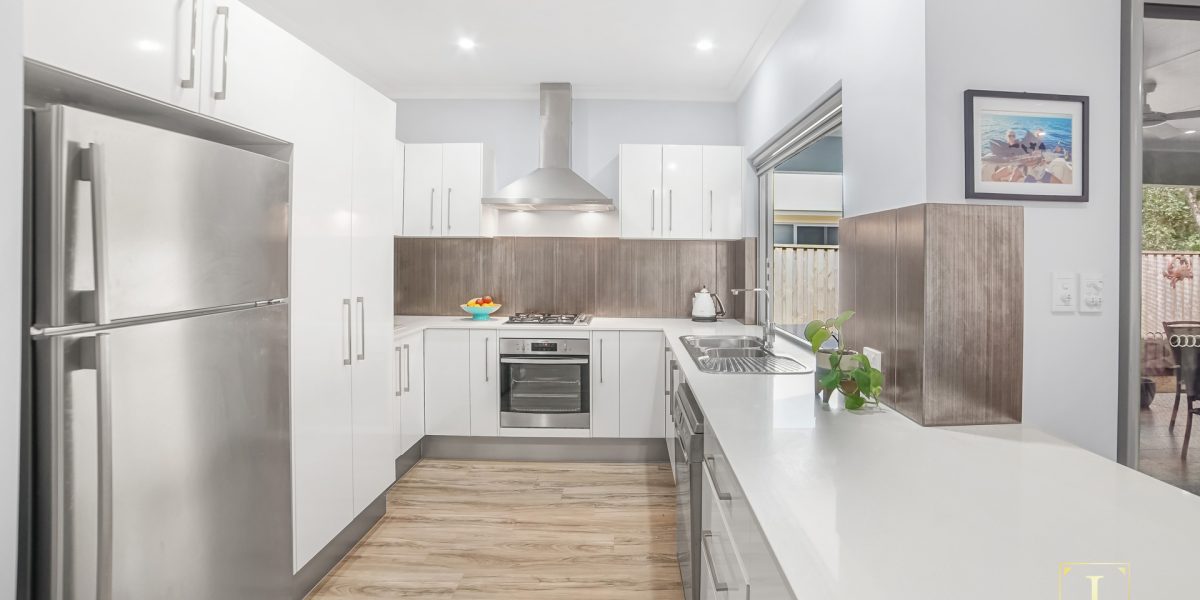 19 Moore Road, Smithfield, QLD 4878 AUS