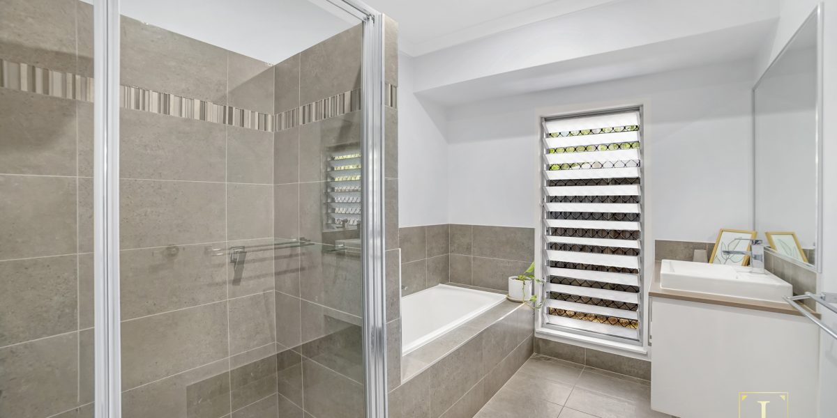 19 Moore Road, Smithfield, QLD 4878 AUS