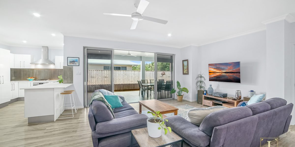 19 Moore Road, Smithfield, QLD 4878 AUS