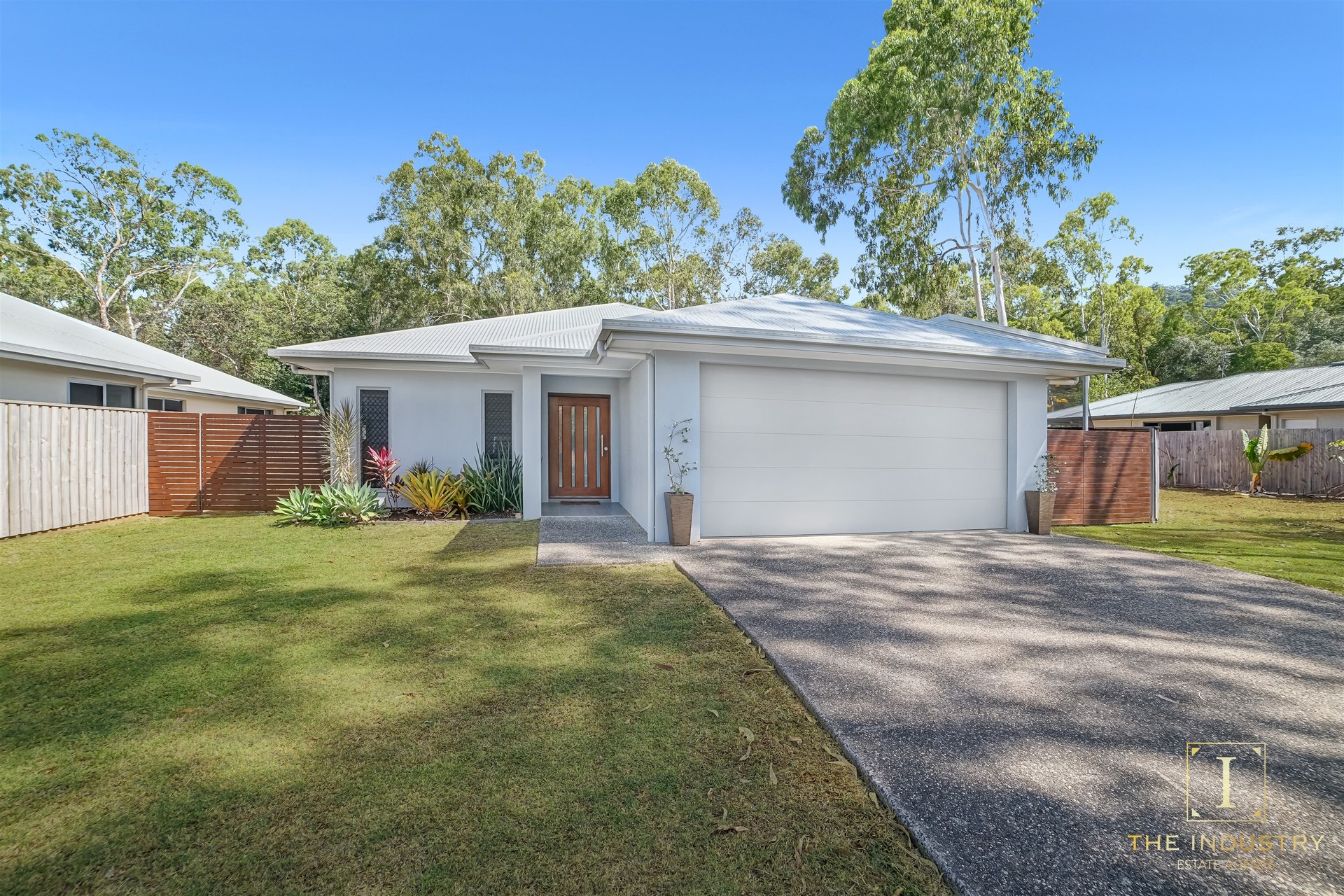 19 Moore Road, Smithfield, QLD 4878 AUS