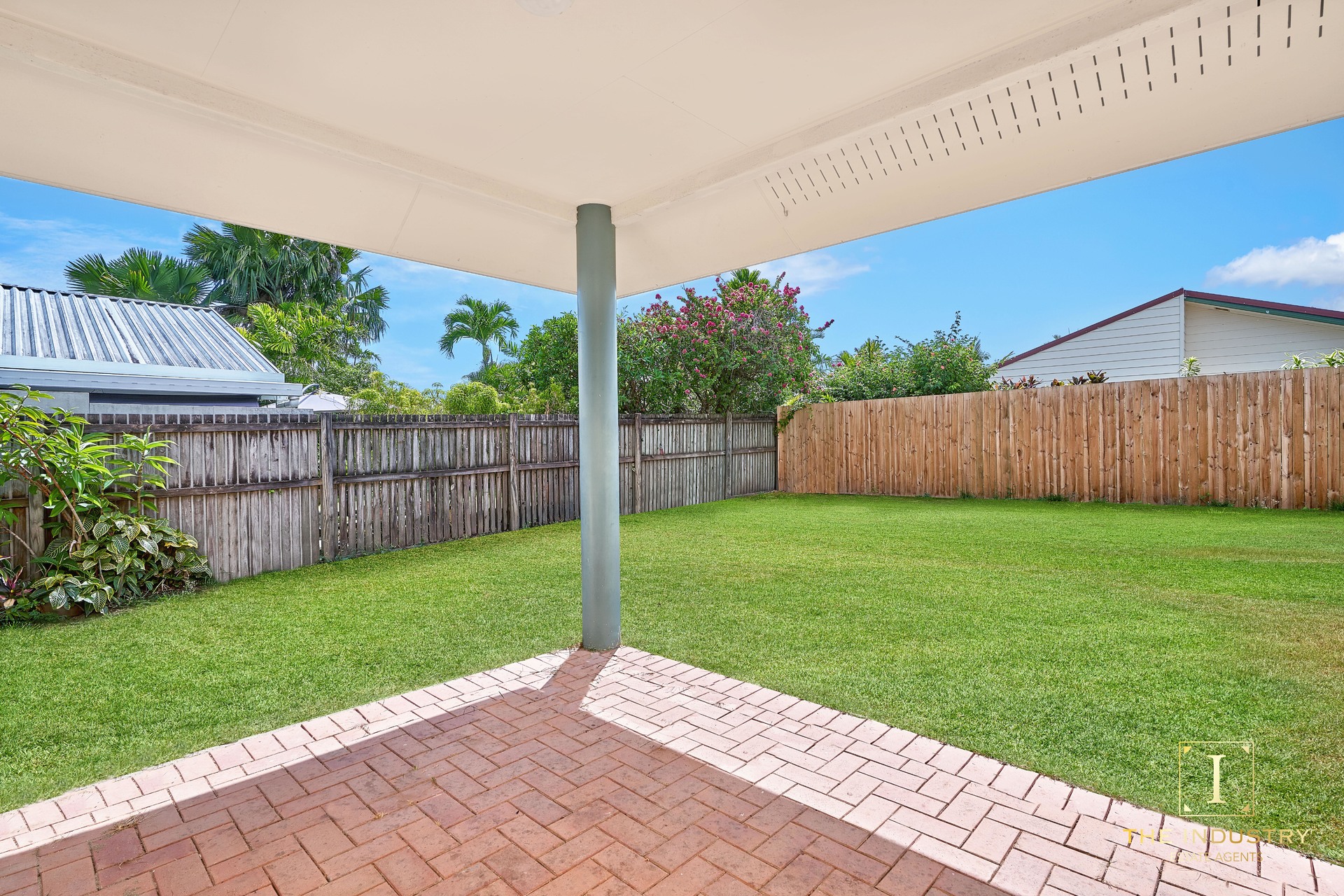 12 Capri Close, Kewarra Beach, QLD 4879 AUS