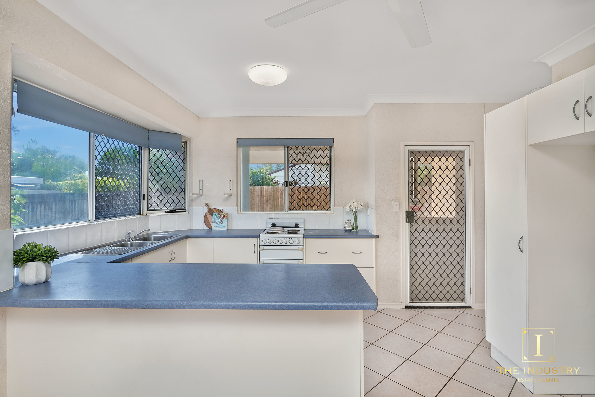 12 Capri Close, Kewarra Beach, QLD 4879 AUS