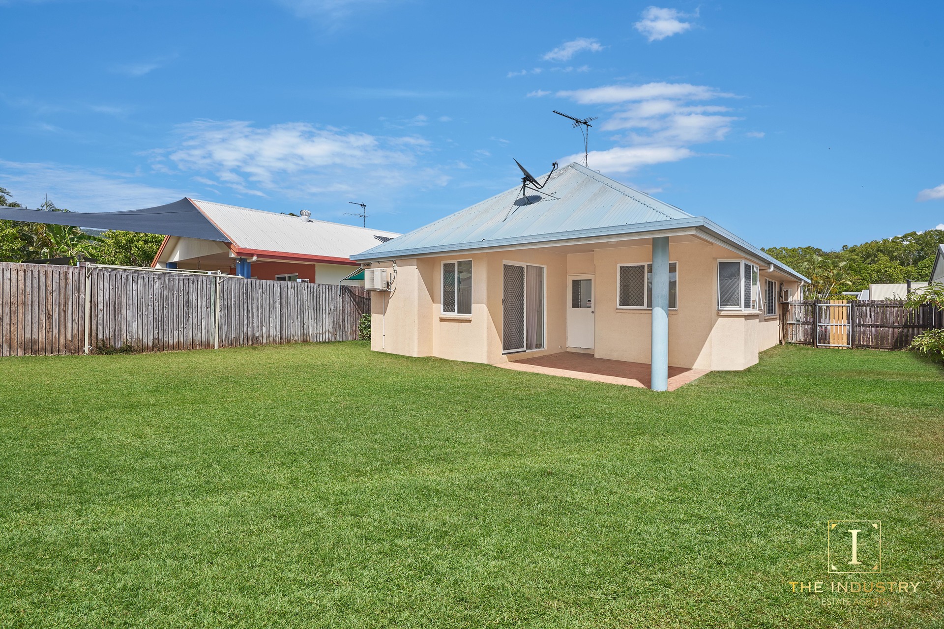 12 Capri Close, Kewarra Beach, QLD 4879 AUS