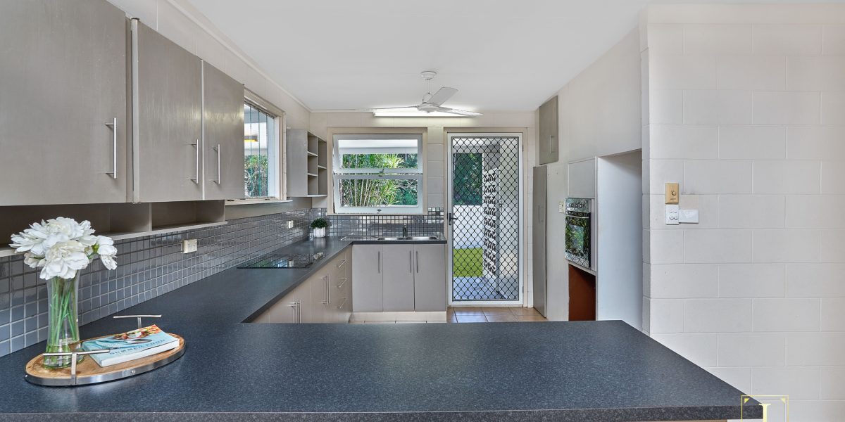 2 Byrnes Close, Whitfield, QLD 4870 AUS