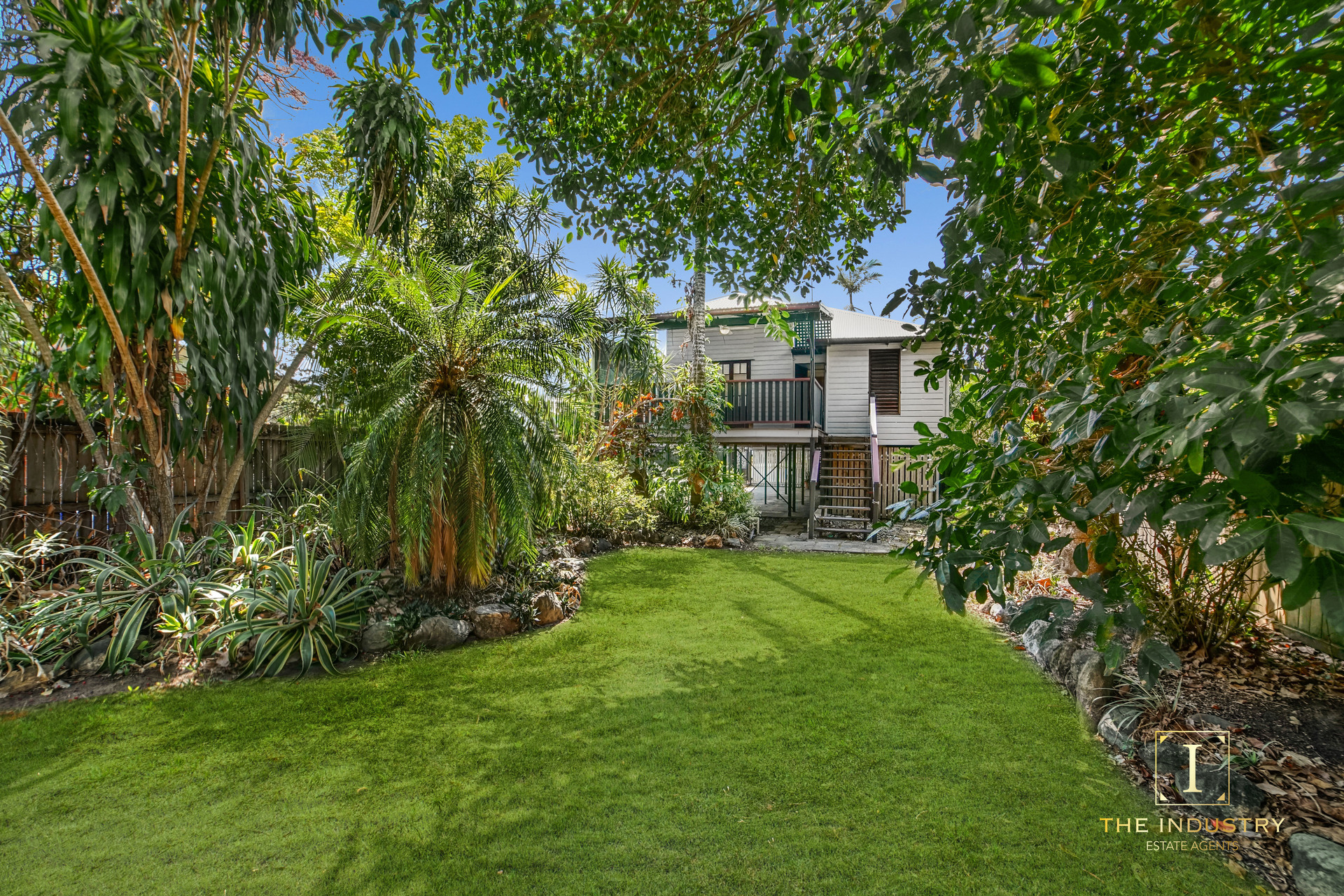 30 Smith Street, Cairns North, QLD 4870 AUS