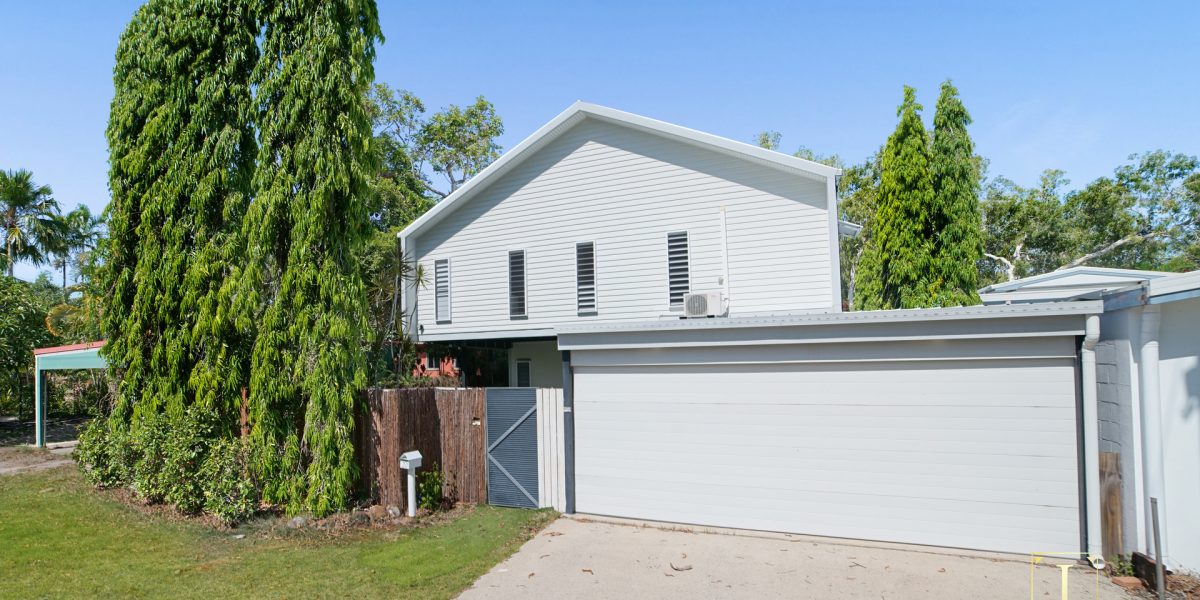 20 Poinsettia Street, Holloways Beach, QLD 4878 AUS