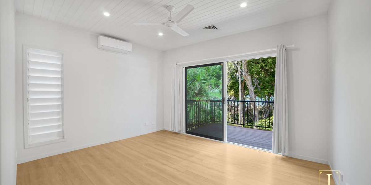 20 Poinsettia Street, Holloways Beach, QLD 4878 AUS