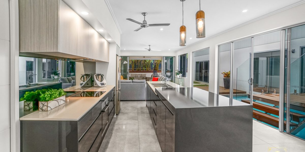 18 Whipbird Drive, Smithfield, QLD 4878 AUS