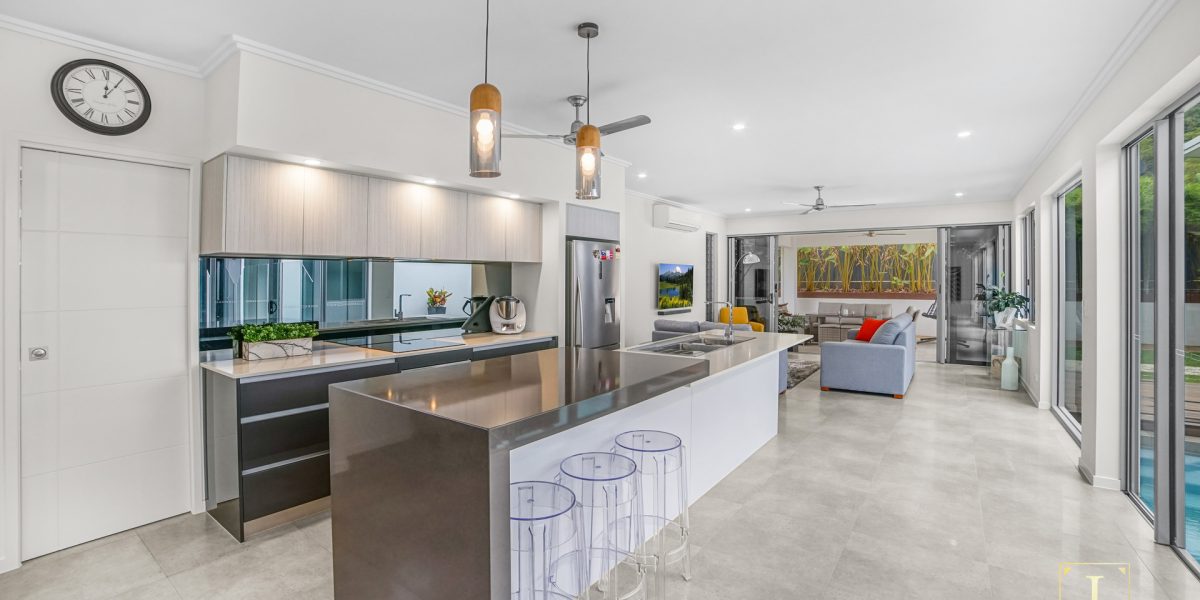 18 Whipbird Drive, Smithfield, QLD 4878 AUS