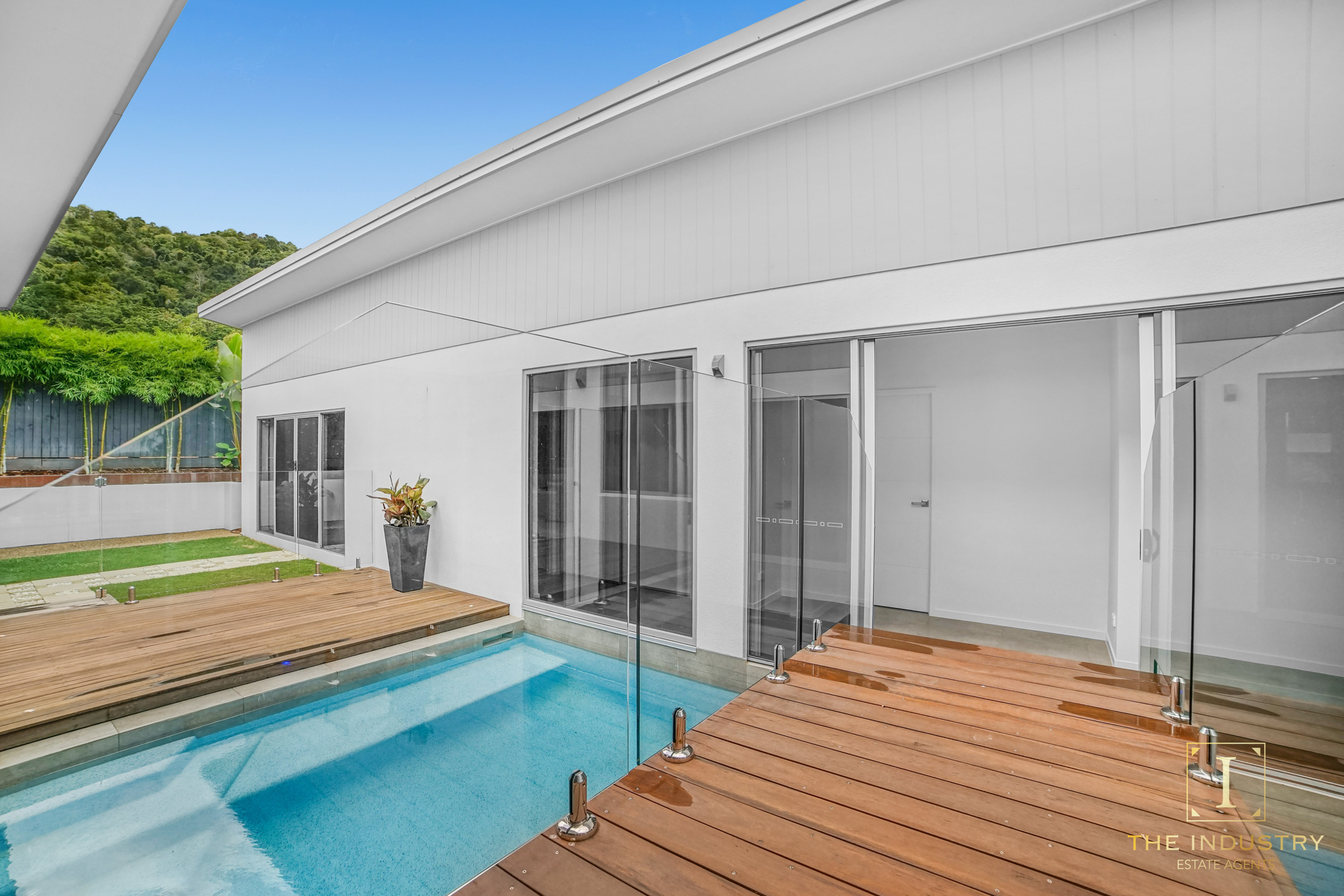 18 Whipbird Drive, Smithfield, QLD 4878 AUS