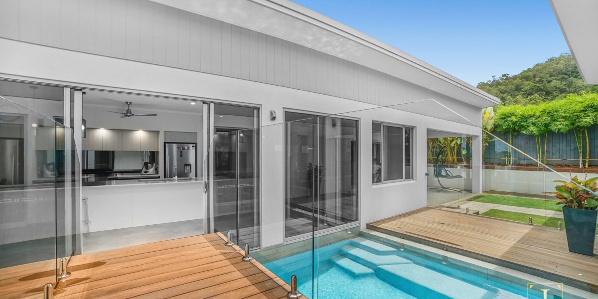 18 Whipbird Drive, Smithfield, QLD 4878 AUS