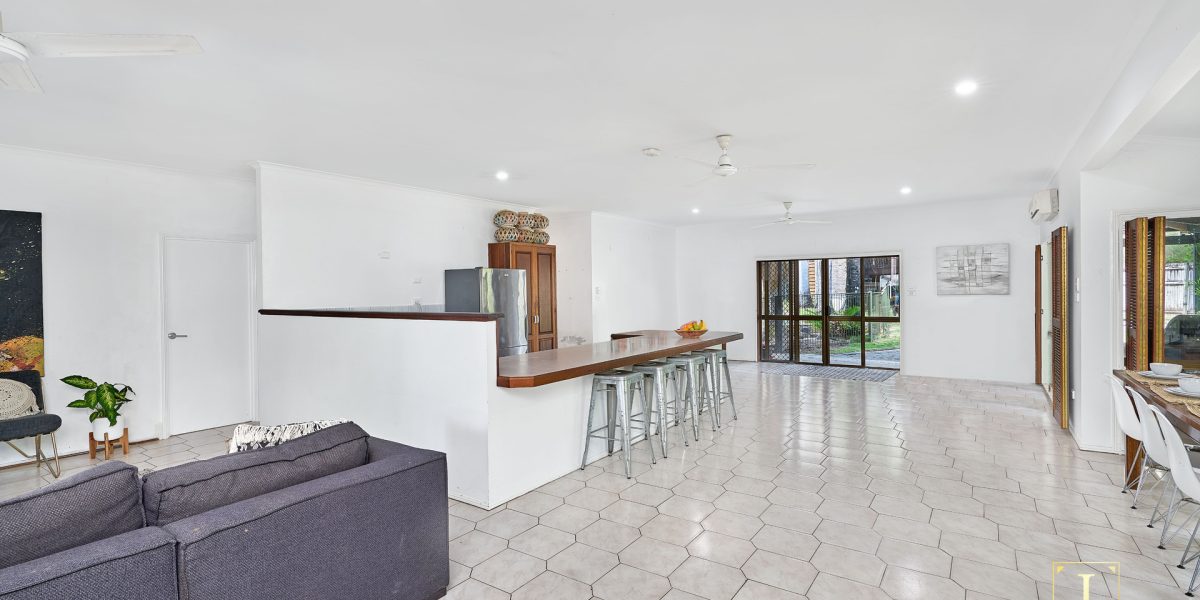 1 Flynn Close, Clifton Beach, QLD 4879 AUS