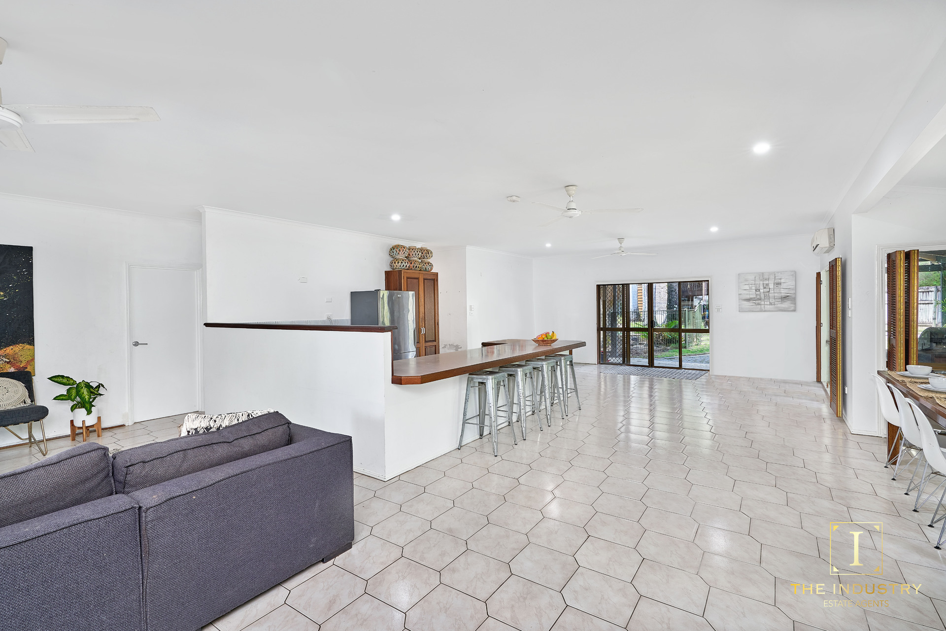 1 Flynn Close, Clifton Beach, QLD 4879 AUS