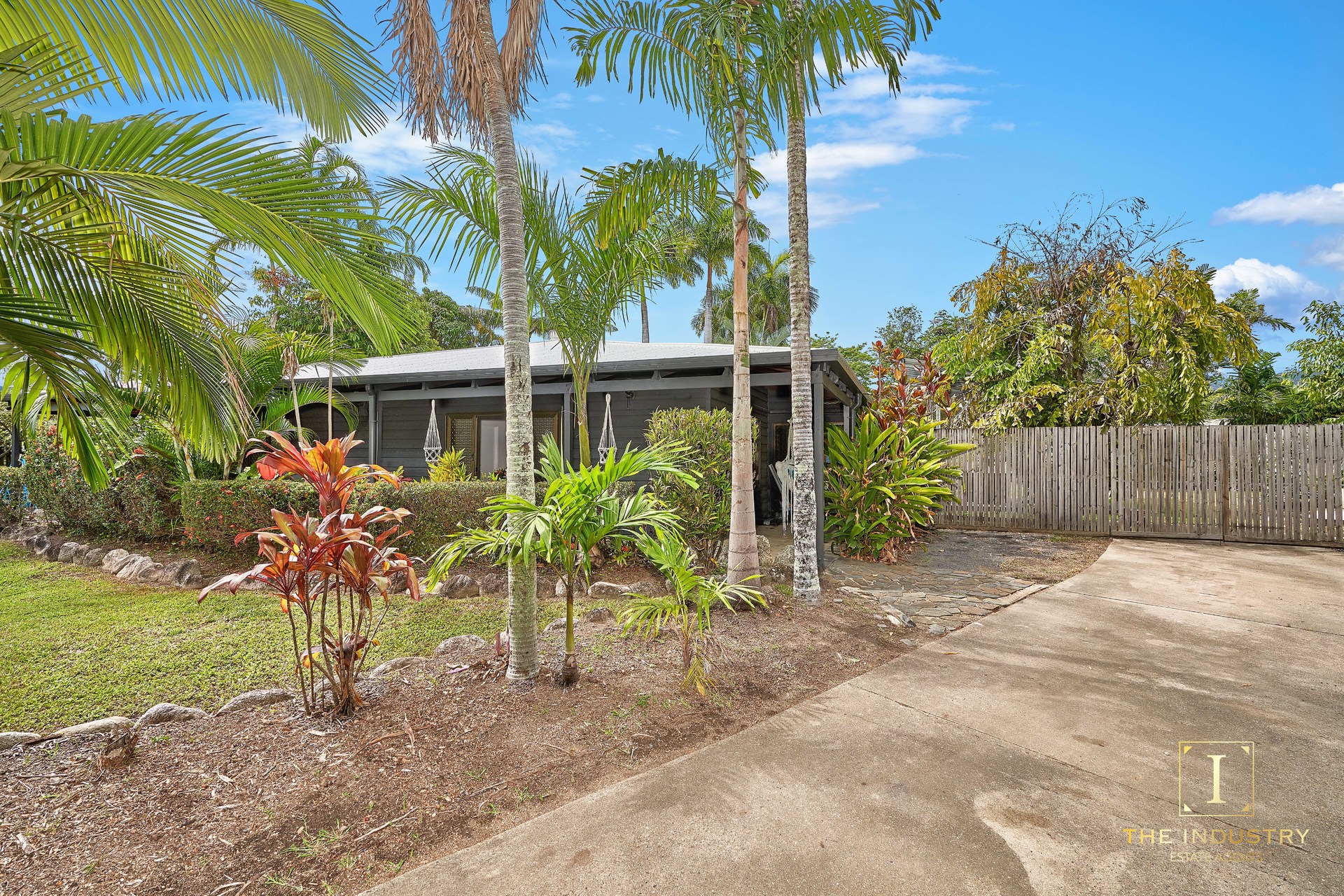 1 Flynn Close, Clifton Beach, QLD 4879 AUS