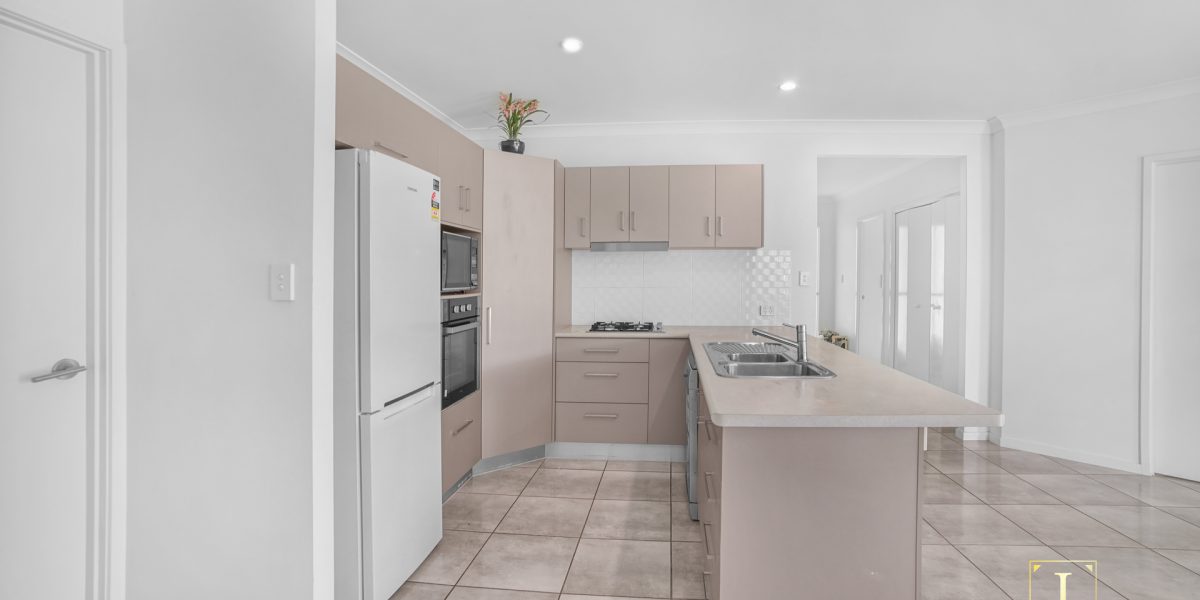 6 Perserverance Street, Redlynch, QLD 4870 AUS
