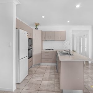 6 Perserverance Street, Redlynch, QLD 4870 AUS