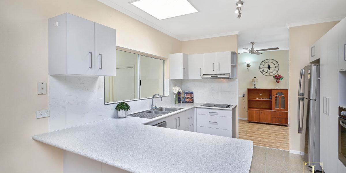 24 Knight Road, Smithfield, QLD 4878 AUS