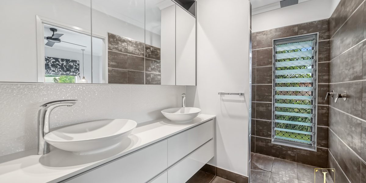 10 Outlook Drive, Bentley Park, QLD 4869 AUS