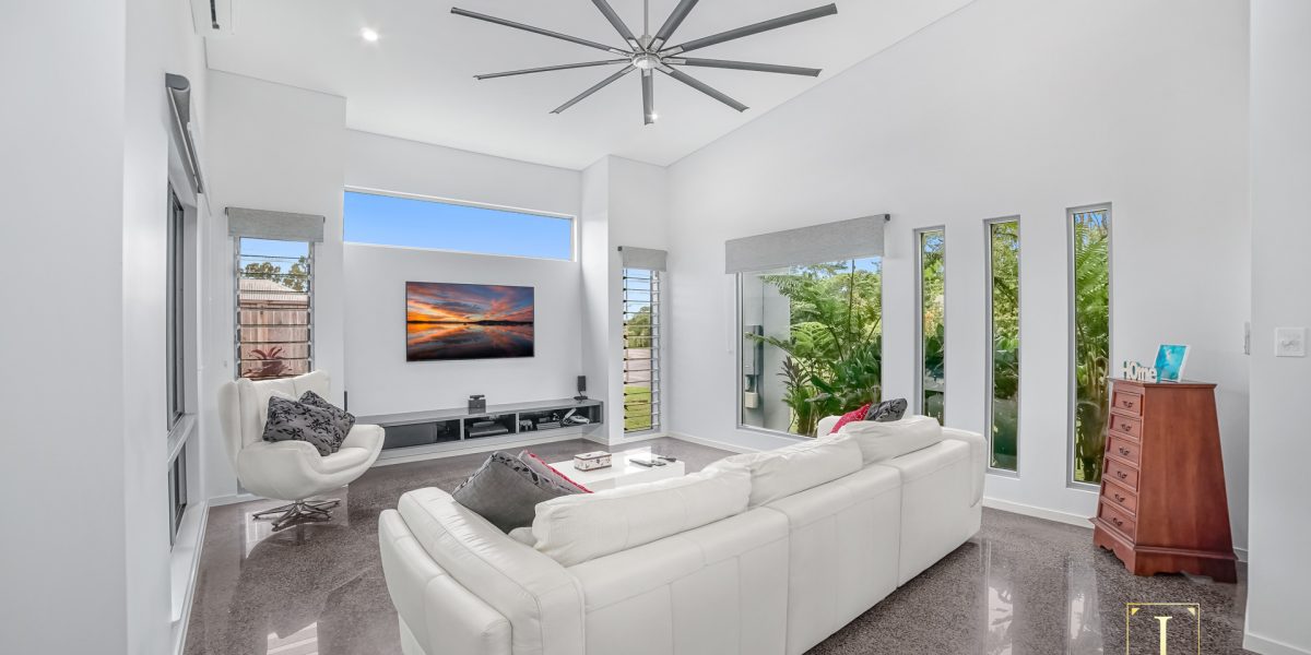 10 Outlook Drive, Bentley Park, QLD 4869 AUS
