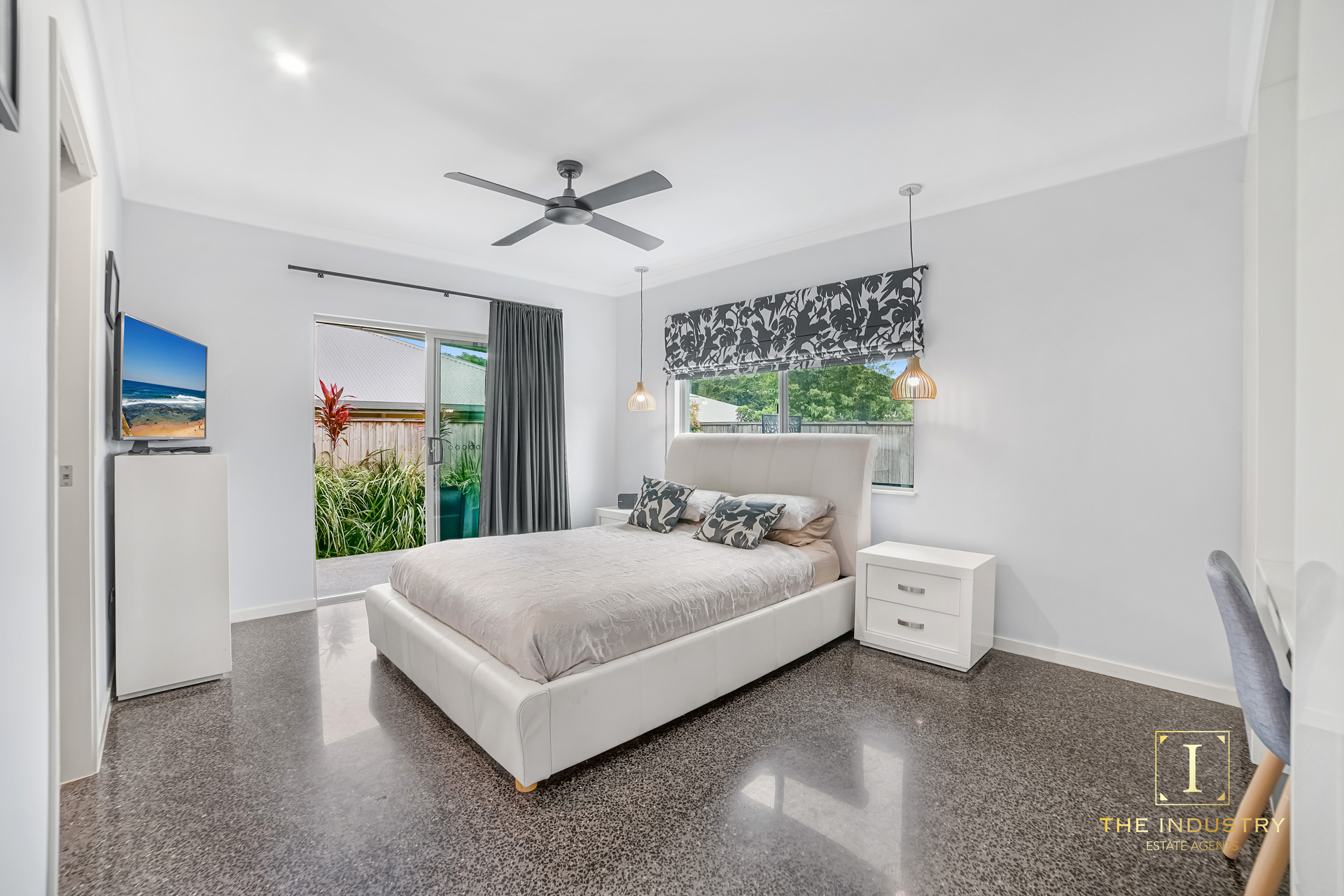 10 Outlook Drive, Bentley Park, QLD 4869 AUS