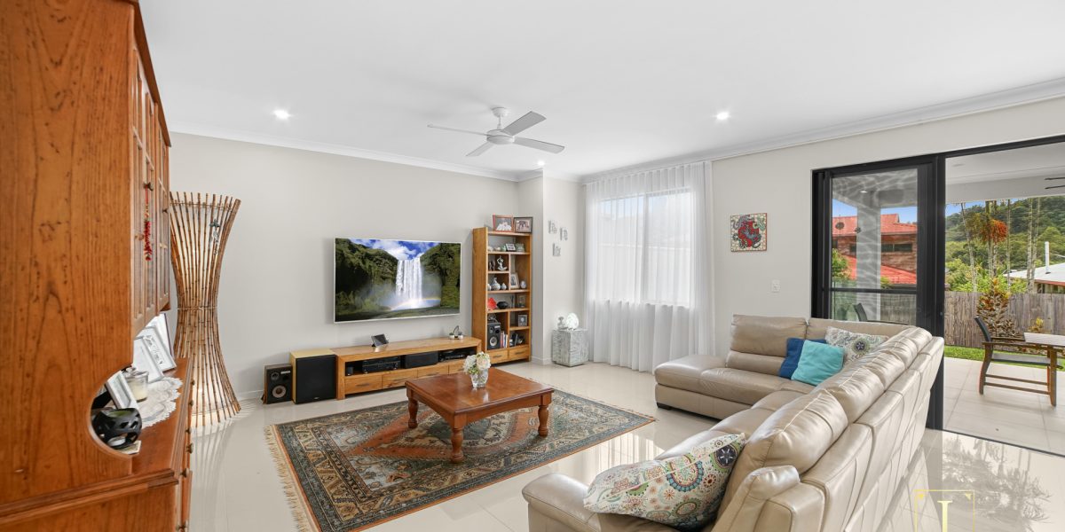 49B Nolan Street, Whitfield, QLD 4870 AUS