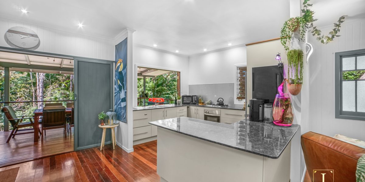 16 Kuranda Crescent, Kuranda, QLD 4881 AUS