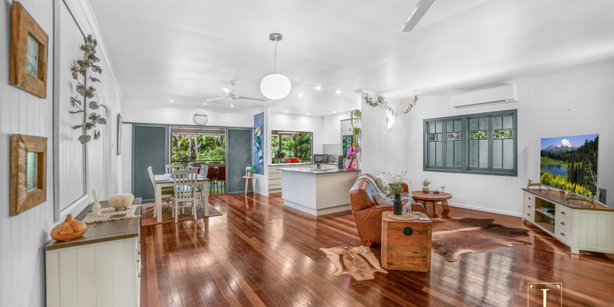 16 Kuranda Crescent, Kuranda, QLD 4881 AUS