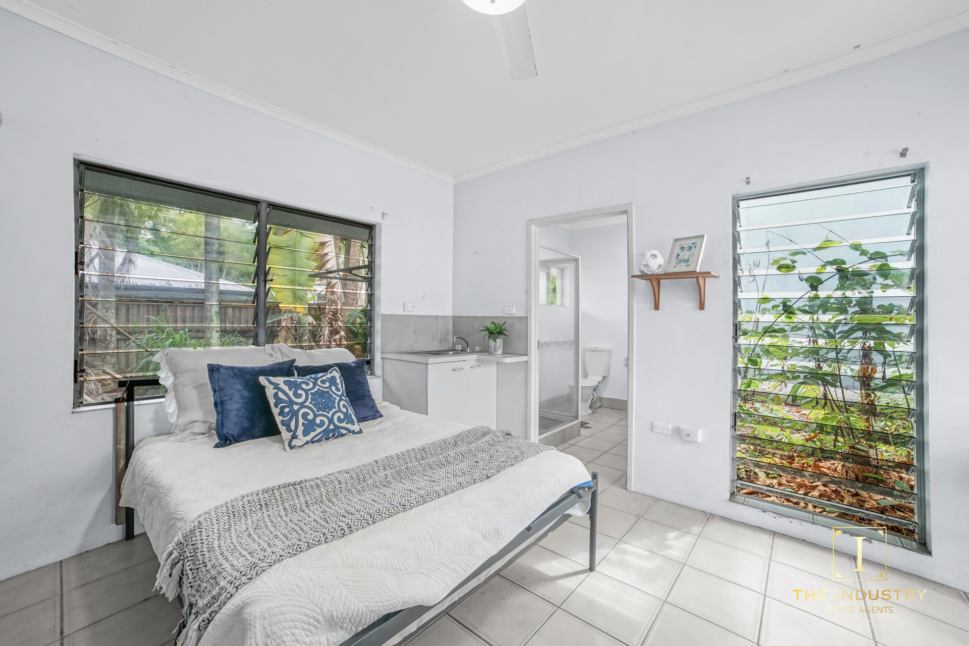 31 Gibson Close, Clifton Beach, QLD 4879 AUS