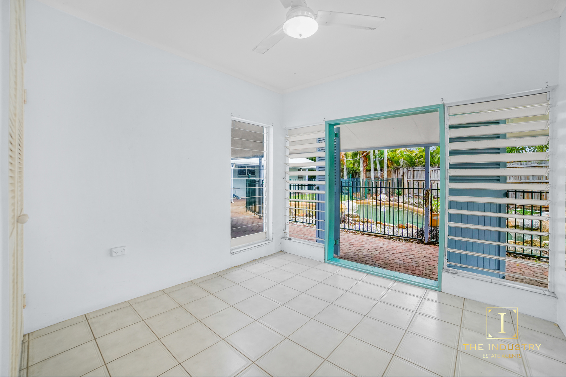 31 Gibson Close, Clifton Beach, QLD 4879 AUS