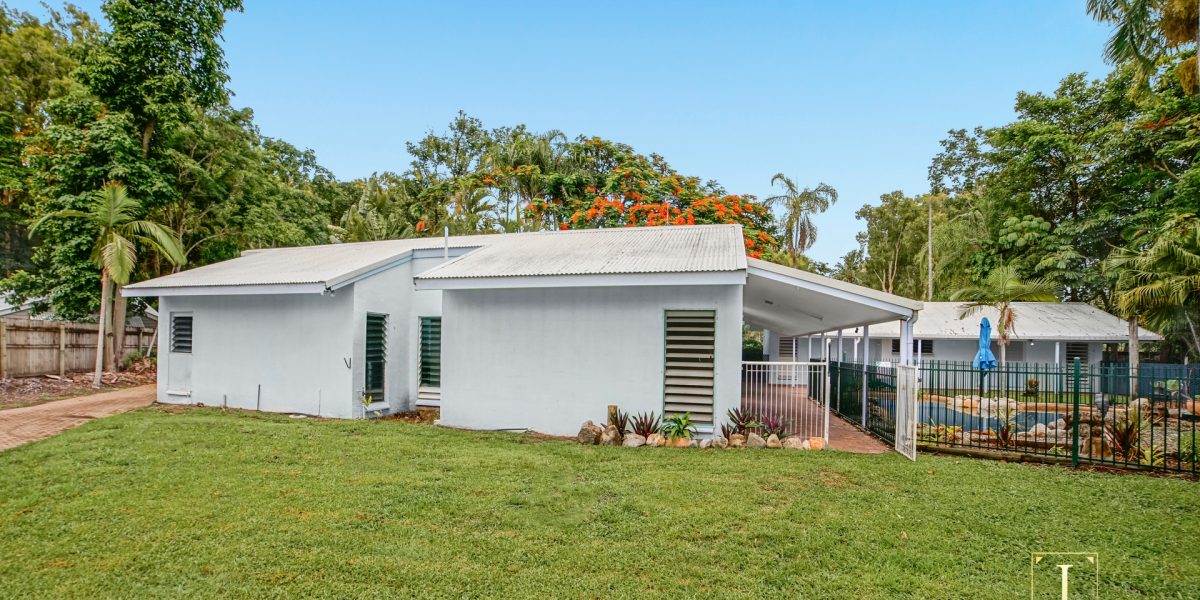 31 Gibson Close, Clifton Beach, QLD 4879 AUS