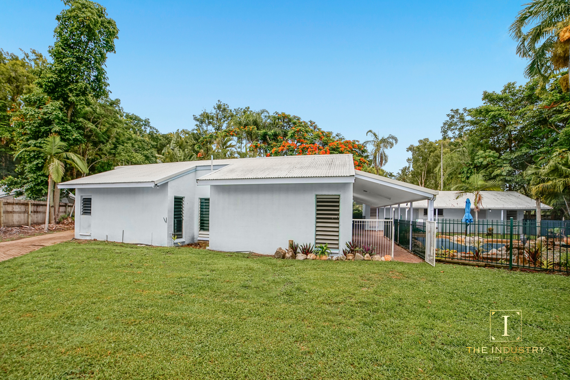 31 Gibson Close, Clifton Beach, QLD 4879 AUS